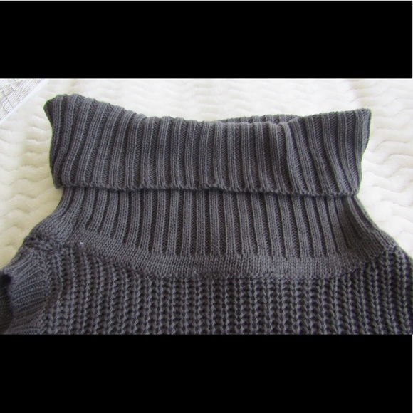 Candies Sweater Tunic With Zippers On The Side - Picture 5 of 6